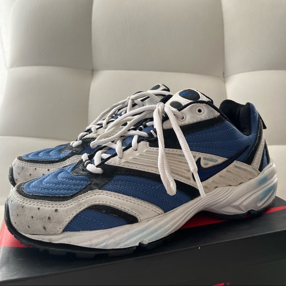 Vintage Royal Blue Nike Runners - Picture 2 of 8